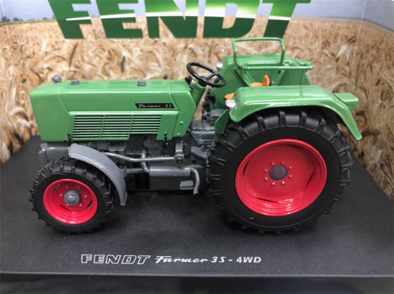 Universal Hobbies Fendt Farmer 3S-4WD tractor Green 1:32 Truck Pre-built Model