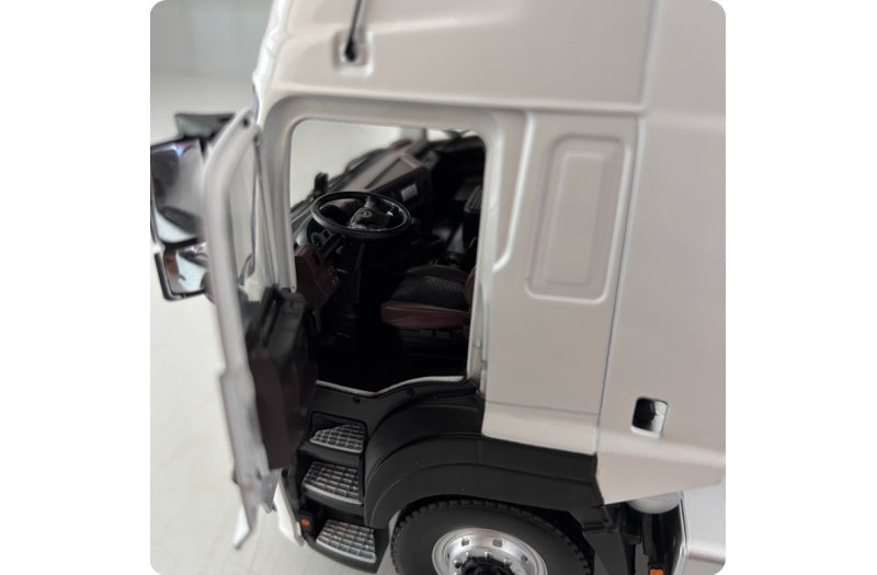 GAGC Hino 700 Zhizhen tractor White 1:24 Truck Pre-built Airliner Model Display view9