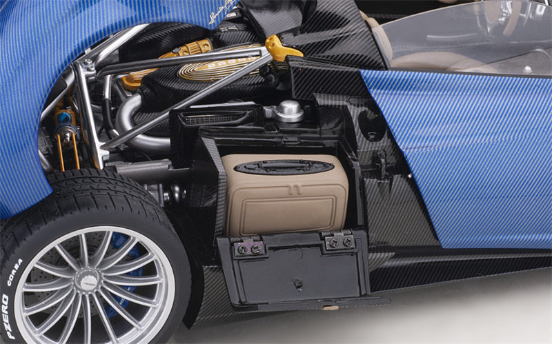 AUTOART Pagani Huayra Roadster Blue Carbon 1:18car Pre-a Model