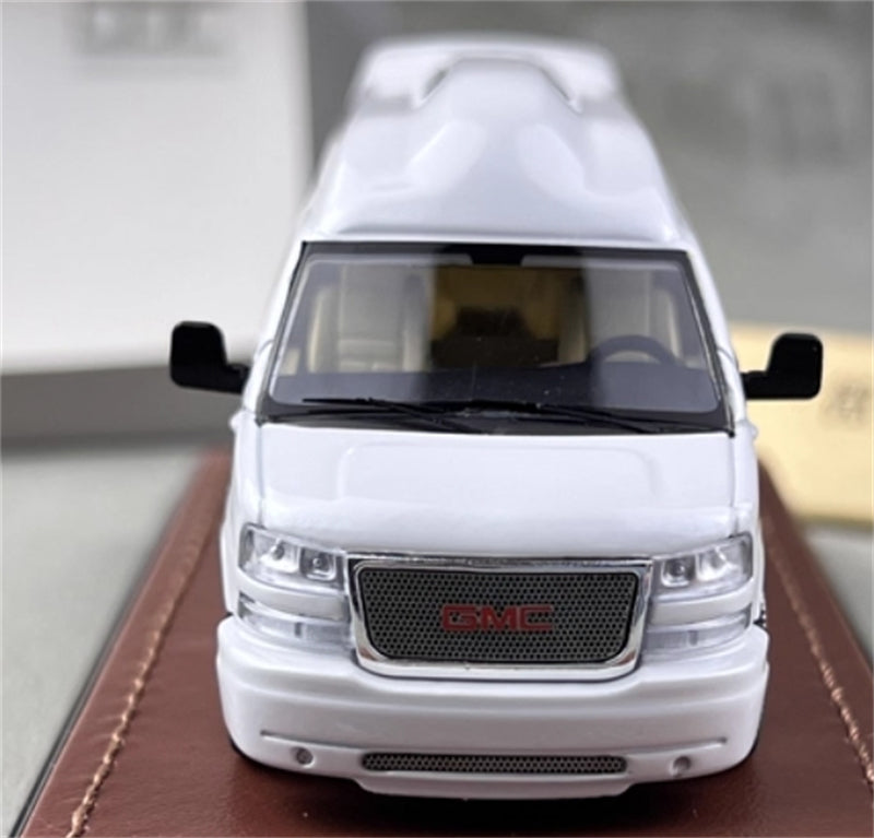 1:64 GMC Savana Business RV White GOC DIECAST Limited Edition 799pcs ONLY Model