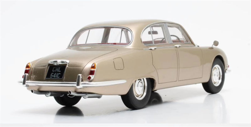 CULT Jaguar S-Type 1965 gold 1:18 Car Pre-built Model