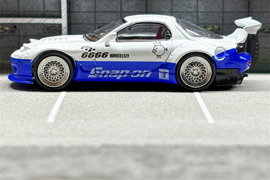 Master Mazda RX-7 FC3S Rocket Runny Pandem White Blue Double Match Limited Edition 1:64 Car Pre-built Airliner Model Display view2