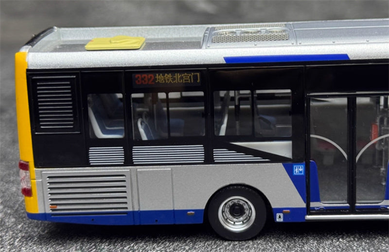 Beijing Public Transport Young Man JNP6181GVC 332 Road Articulated bus 1:64 Bus Pre-built Model view10