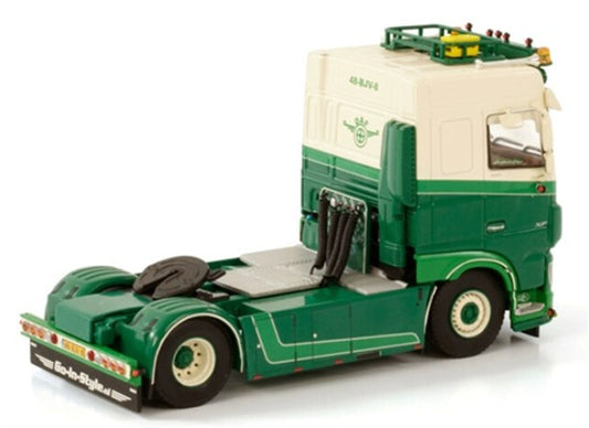 WSI DAF XF SPACE CAB MY2017 4X2 A.R. HOUWELING 1:50 Truck Pre-built Model