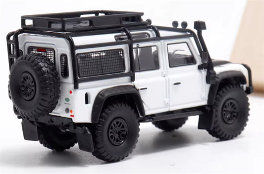 Master & Decode Land Rover Defender 110 4X4 modified white - Black cover 1:64 Car Pre-built Airliner Model Display view2
