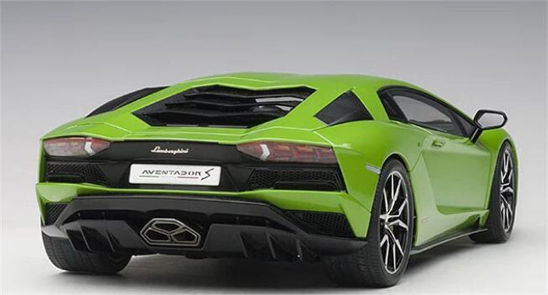 AUTOART Lamborghini AVENTADOR S 2017 Car Green 1:18 ABS CAR