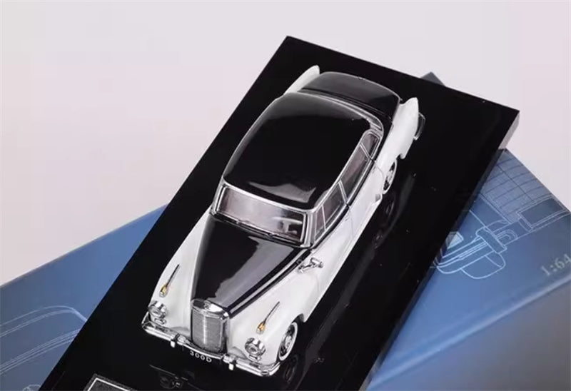 GFCC Mercedes Benz 300D 1959 vintage Car Black White Double Limited Edition 300PCS ONLY LHD 1:64 car Pre-built Model view8