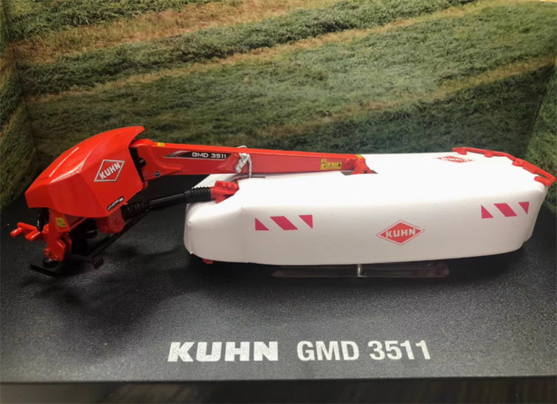 Universal Hobbies KUHN GMD 3511 Farm Tractor Pushing Head 1:32 Accessories Pre-built Model