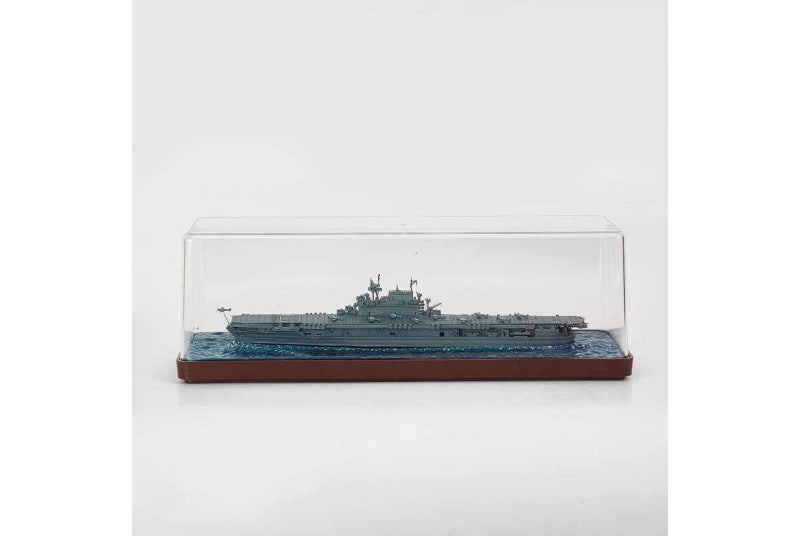 MILVIC USN (WWII) USS Enterprise CV-6 BATTLE OF MIDWAY 1:700 Model 1942