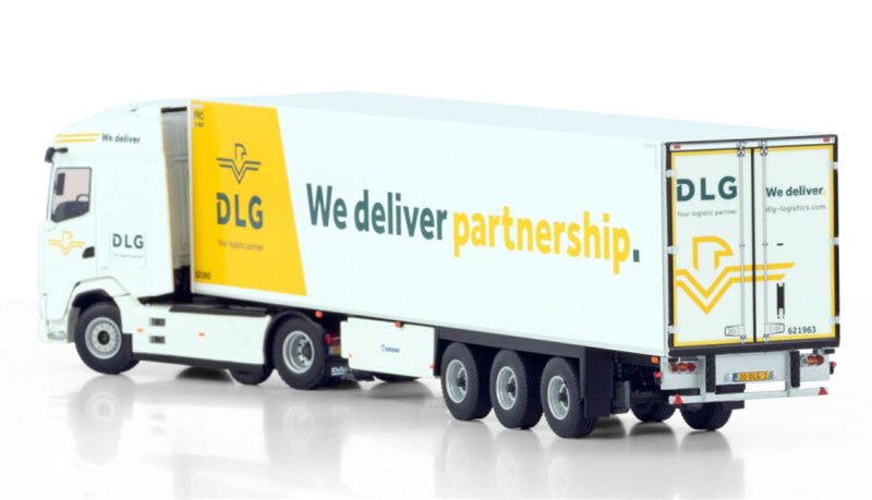 WSI DAF XG 6X2 MIDLIFT AXLE REEFER DLG Logistics 1:50 Model
