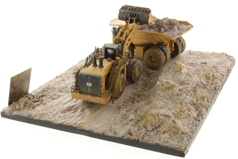 CATERPILLAR 994K Wheel Loader & 797 Mining Truck muddy scene set Limited Edition 1500PCS ONLY 1:125 Truck Pre-built Model