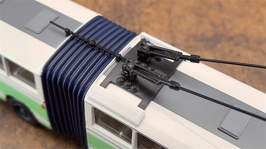 AUTO-GLIMPSE Shanghai Bus SK561 articulated trolley bus Pink green 1:64 Bus Pre-built Model view2