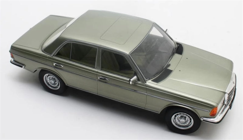 CULT Mercedes Benz 280E W123 1976 1:18 Car Pre-built Model