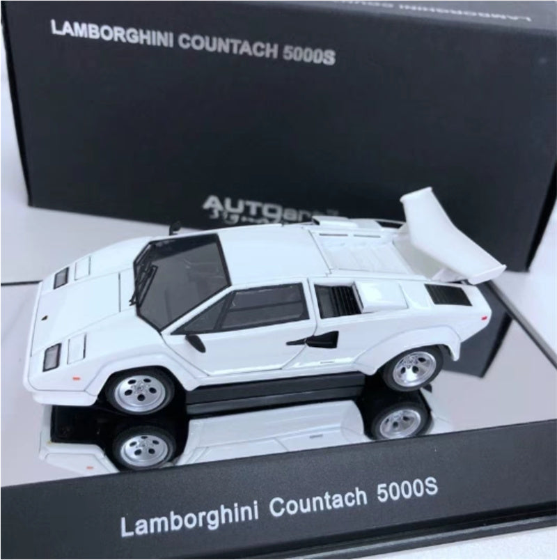AUTOART LAMBORGHINI COUNTACH LP5000S white fully open 1:43 Car Pre-built Model view10