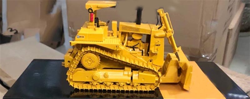 1:48 Cat D10 Push-Dozer CCM Diecast Model