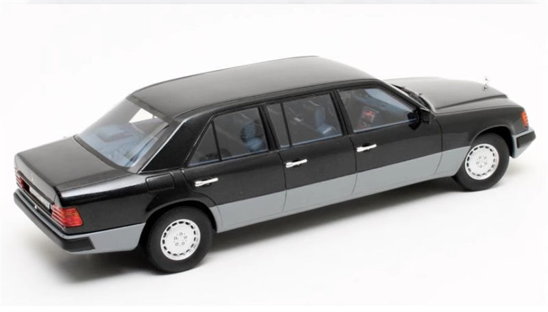 CULT Mercedes Benz W124 Extended black 1:18 Car Pre-built Model