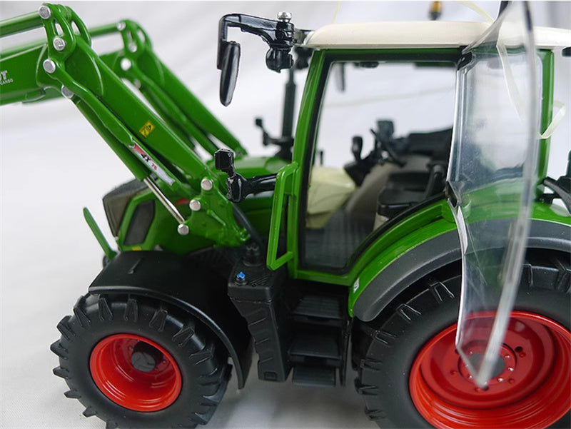 USK Fendt 313 Vario Bale Grapple Green 1:32 Truck Pre-built Model