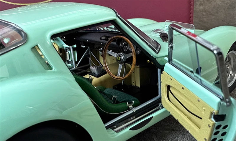 CMC Ferrari 250 GTO Winner 1962 #3505 (RHD) Moss Team Ireland #15 Avocado green Limited Edition 1:18 Car Pre-a Model