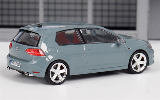 ZOOM Volkswagen Golf 7R Small Steel Cannon Limited Edition 699PCS ONLY cement gray 1:64 Car Pre-built Model view2