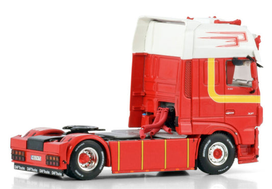 WSI DAF XF SUPER SPACE CAB MY2017 Michael / Naujok 1:50 Truck Pre-built Model