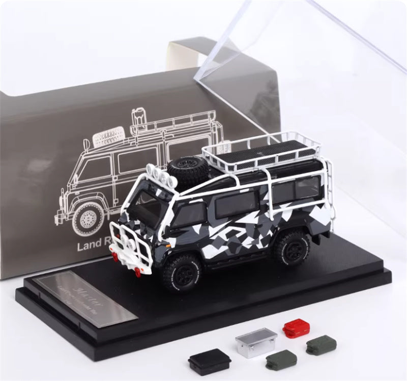 Master Land Rover Defender Van Black white camouflage coating with accessories 1:64 Car Pre-built Airliner Model Display view6