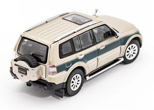 Shadow pro Mitsubishi Pajero V97 SUV 2008 Classic Edition Golden green stripes right hand drive 1:64 Car Pre-built Model view2