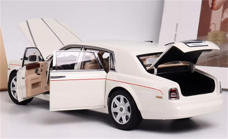 1:18 Rolls-Royce Phantom Extended VII White Red Line KYOSHO DIECAST Model