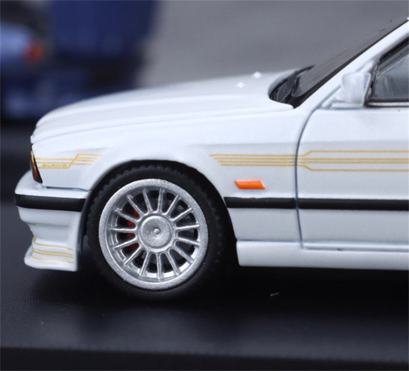 Mortal BMW E34 ALPINA B10 TOURING 5 Series wagon Pearl white Gold Strip Limited Edition 699PCS ONLY 1:64 Car Pre-built Model view10