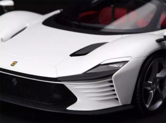 BBR MODELS Ferrari Daytona SP3 matte white Silver wheel black calipers Closed canopy carbon fiber roof Leather base Limited Edition 24PCS ONLY 1:18 Car Pre-built Model view2