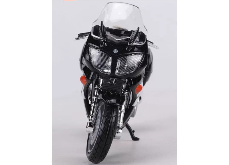 1:18 Yamaha FJR 1300 2006 Black/White Maisto Diecast Motorcycle Model