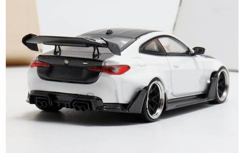 1:64 BMW M4 G82 White - Carbon Top SW Limited Edition DIECAST Model