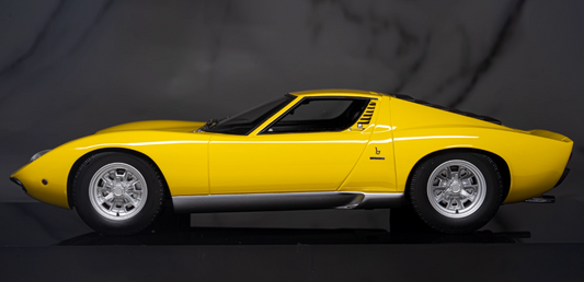 Amalgam Lamborghini Miura P400SV Yellow 1:18 Car Pre-built Model view2