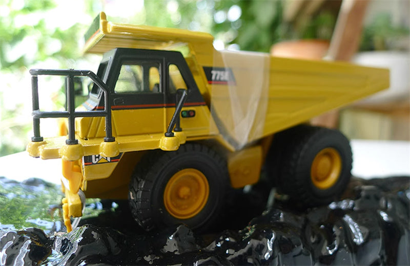 Norscot cat 775E Off Highway Truck yellow 1:64 Truck Pre-built Model