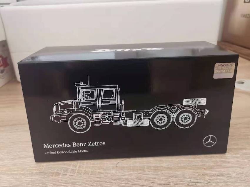 IMC Mercedes Zetros Dual Cap 6x6 truck 1/50 Truck Pre-built Model