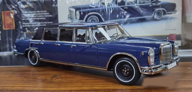 CMC Mercedes Benz 600 Pullman (W 100) blue 1:18car Pre-a Model