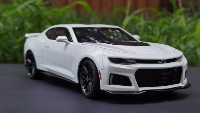 Autoart Chevrolet Camaro ZL1 2017 white 1:18car Pre-a Model
