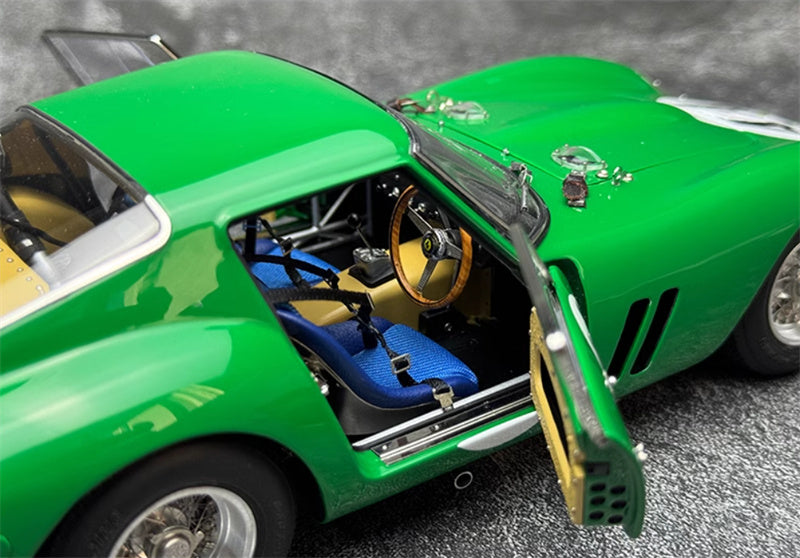 CMC Ferrari 250 GTO Silverstone 1963 #4491 (RHD) Piper #44 green Limited Edition 1:18 Car Pre-a Model
