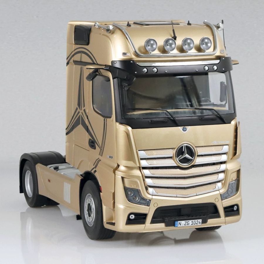 NZG Mercedes Benz Actros FH25 4*2 40 foot container trailer 1:18 DIECAST Truck Lorry