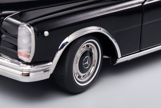 KengFai Mercedes Benz S600 Pullman Classic Car Pearlescent black 1:18 DIECAST CAR