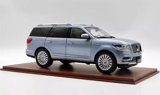 NAVIGATOR LINCOLN NAVIGATOR light blue SUV 1:18 Car Pre-built Model view2