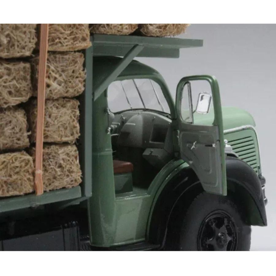 MQM BERLIET GLR 8R 1957 Grass Transport 1/24 DIECAST car