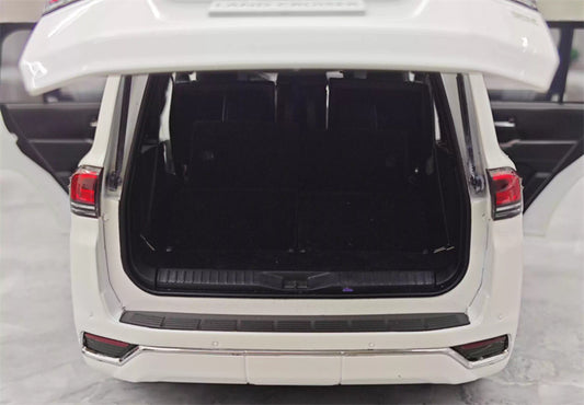 LCD-MODELS Toyota Land Cruiser LC300 ZX SUV white 1:18 Car Pre-built Model view2