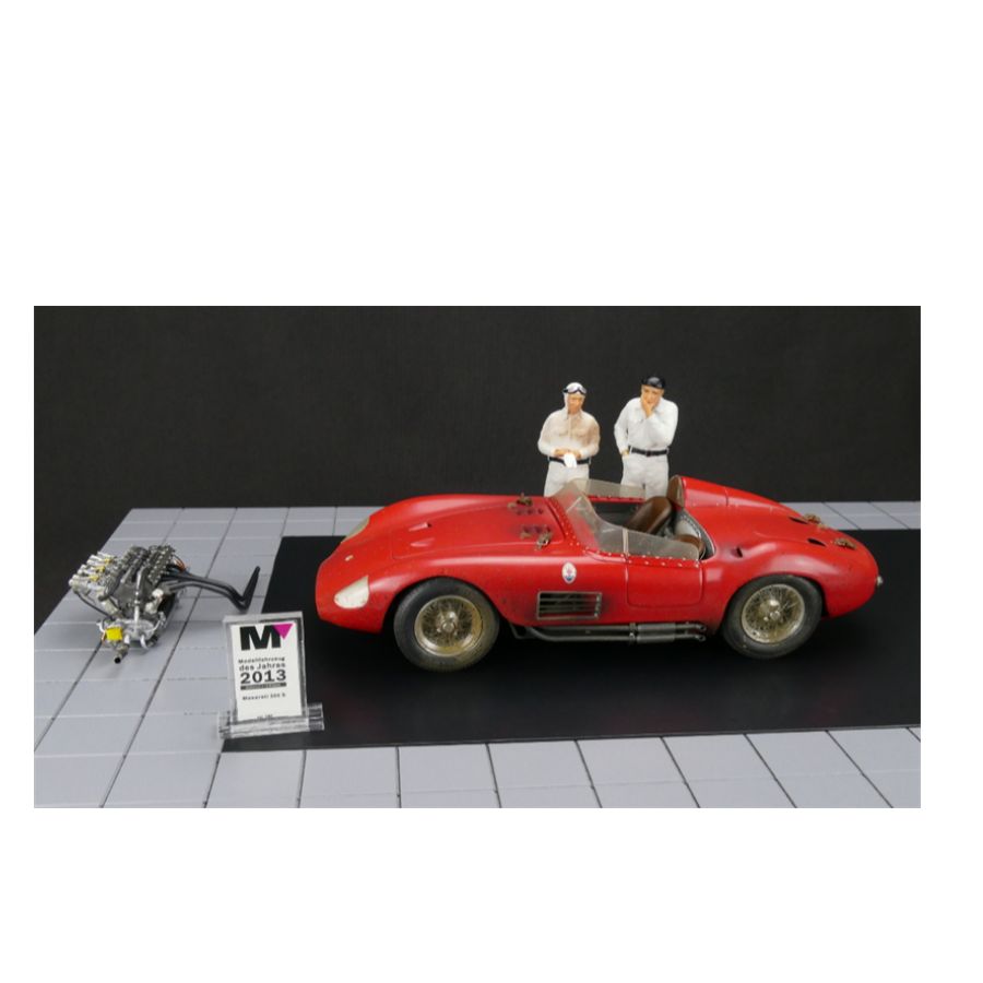 CMC Maserati 300S 1956 Dirty Hero Kits with Figure & engine Limited Edition 1:18 DIECAST Car
