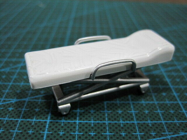 Stretcher wheel 1/32 FINISHED MODEL bed Signature view1