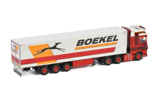 WSI DAF XF SUPER CAB MY2017 6X2 TWINSTEER REEFER TRAILER-3 AXLE 1:50 Model view4