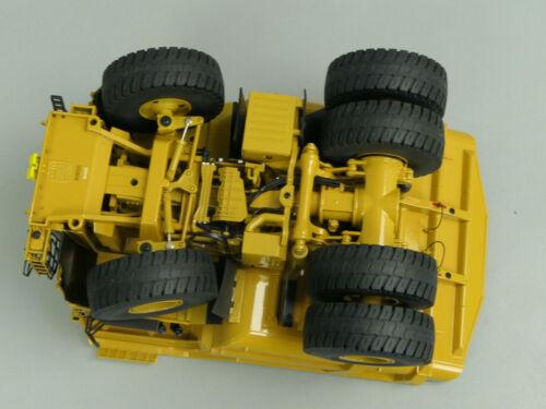 CATERPILLAR 797F Off-Highway Mining Truck - Tier 4 Diecast Masters 1/50 Model view5