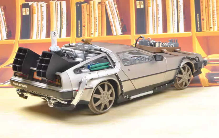 1:18 Delorean DMC12 time machine    Sun Star Track version DIECAST car Model