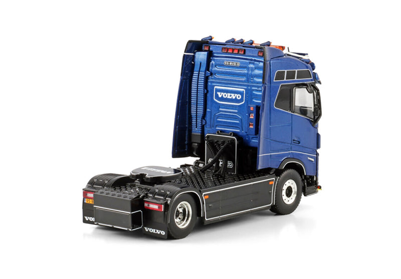 WSI VOLVO FH5 GLOBETROTTER 4X2 Geelhoed 1:50 Truck Pre-built Model