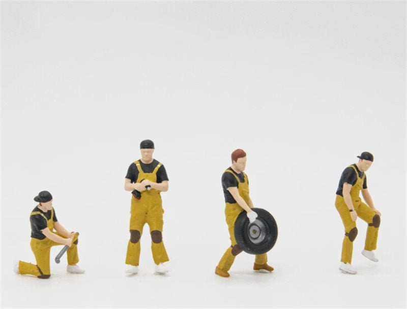 Mini Station Mooneyes Repair worker 4 figures a set 1:64 car Pre-built Model view1