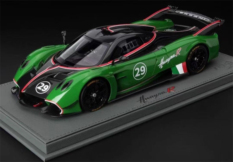 BBR MODELS Pagani Huayra R #29 Gloss black carbon/verde orati Limited Edition 100PCS ONLY Leather base 1:18 Car Pre-built Model view6